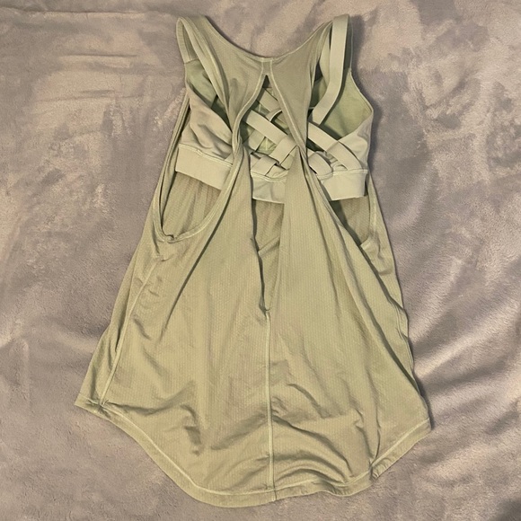 Teal lululemon bra/shirt workout top - Picture 4 of 5